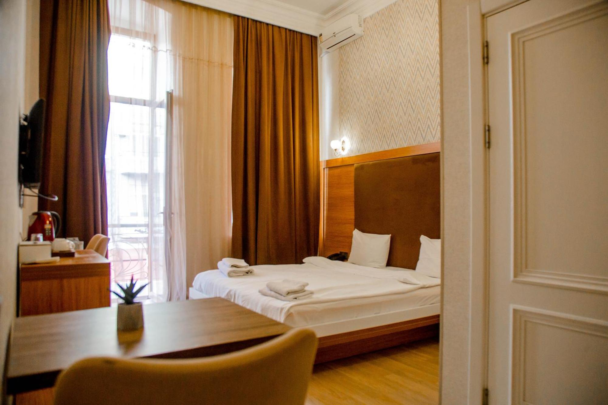 Solo Boutique Hotel Баку Екстериор снимка