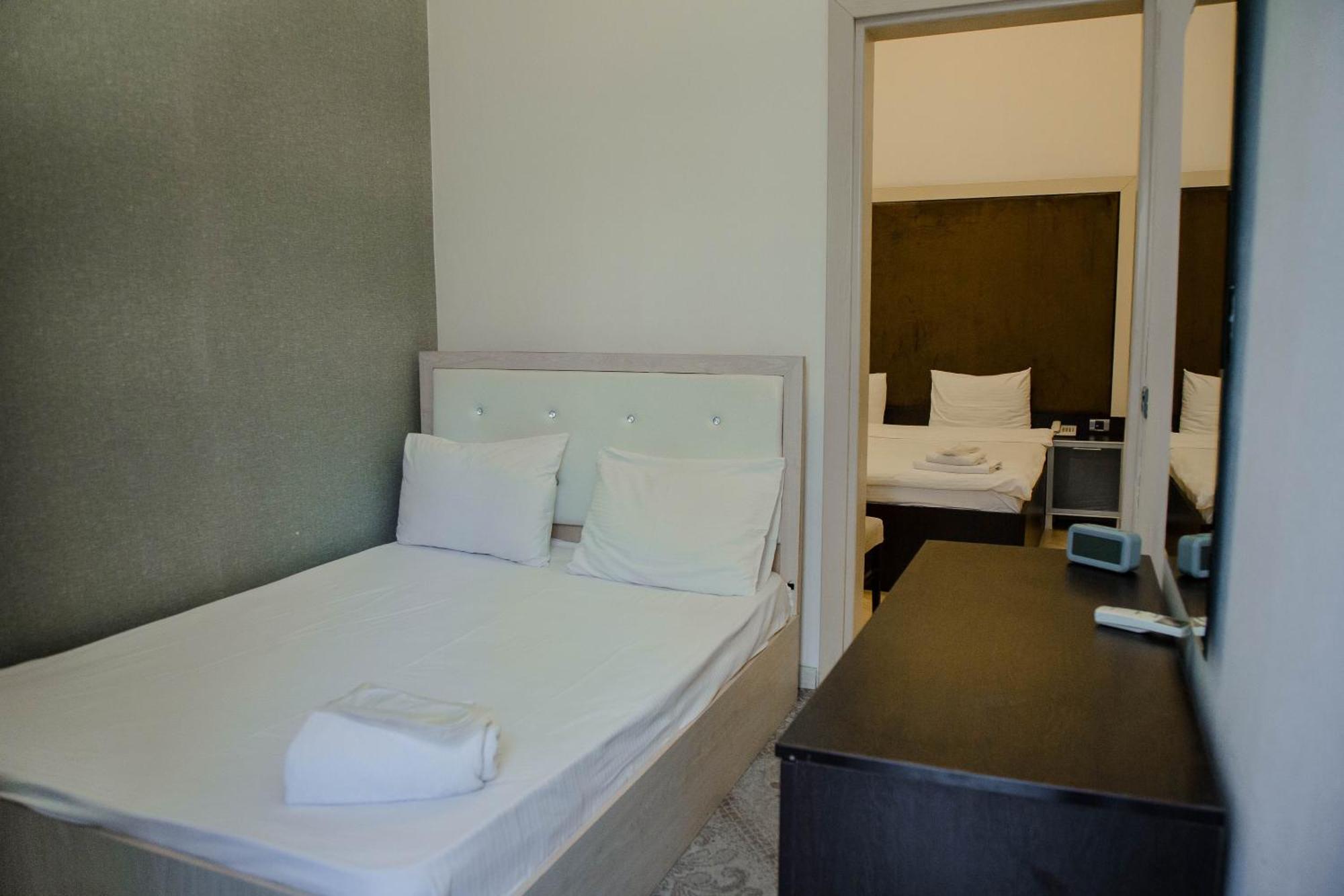 Solo Boutique Hotel Баку Екстериор снимка