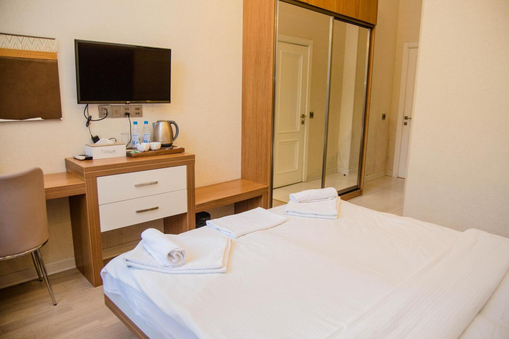Solo Boutique Hotel Баку Екстериор снимка