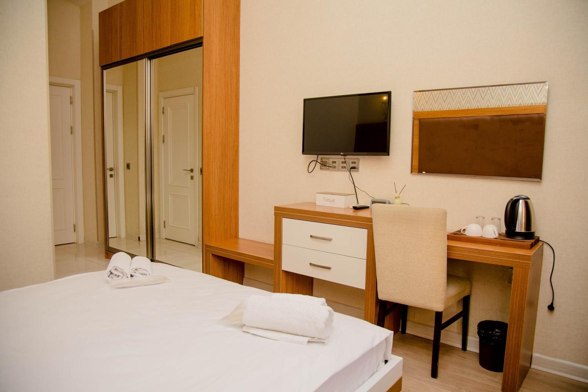 Solo Boutique Hotel Баку Екстериор снимка
