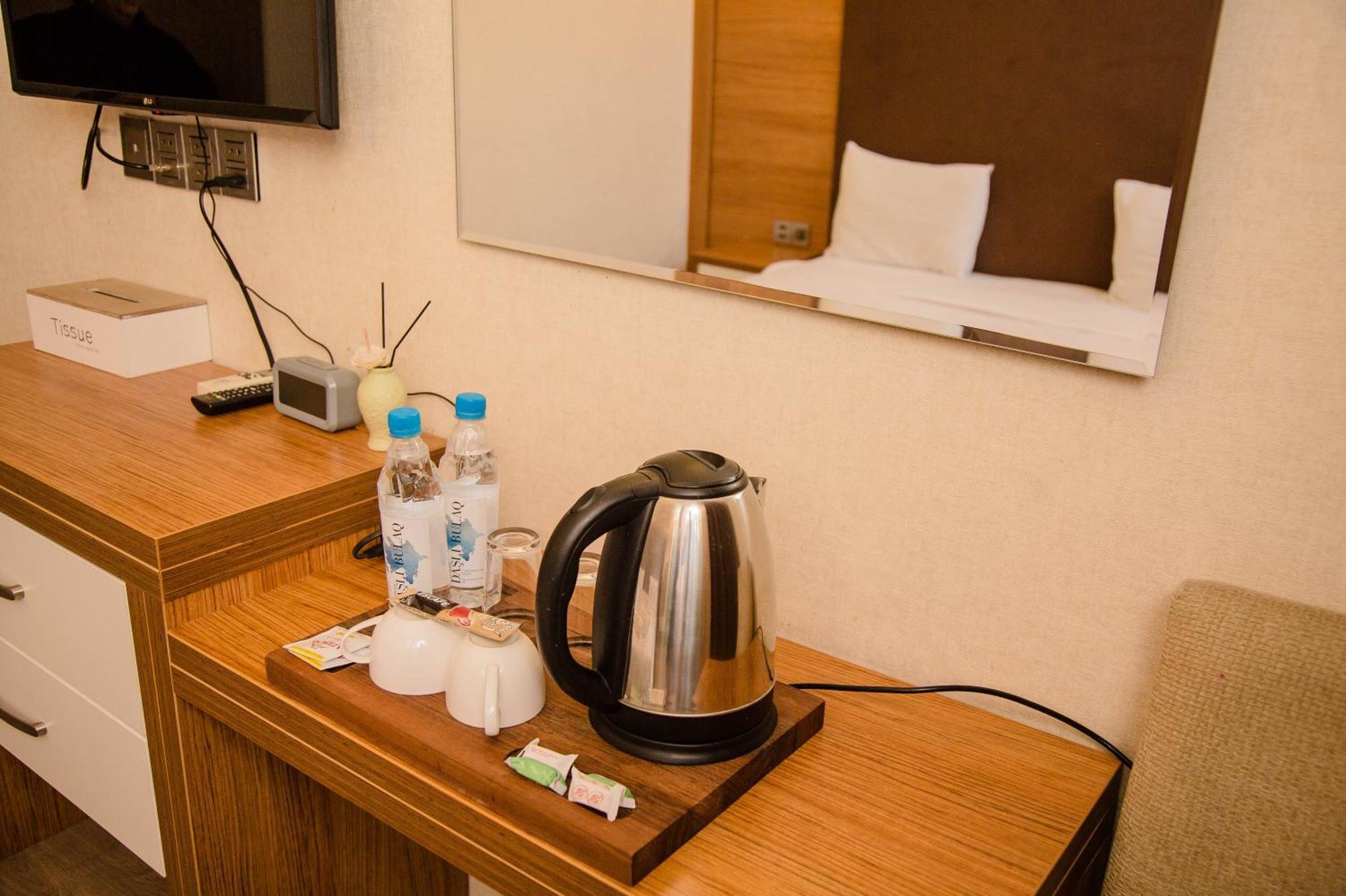 Solo Boutique Hotel Баку Екстериор снимка