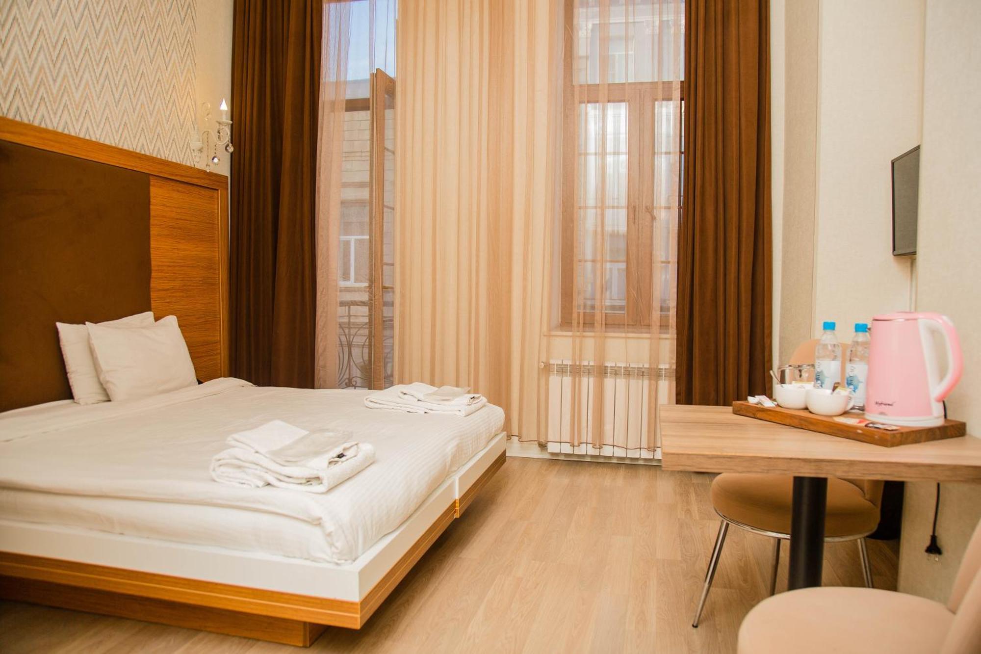 Solo Boutique Hotel Баку Екстериор снимка